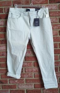 GAP NWT Girlfriend style denim jeans
